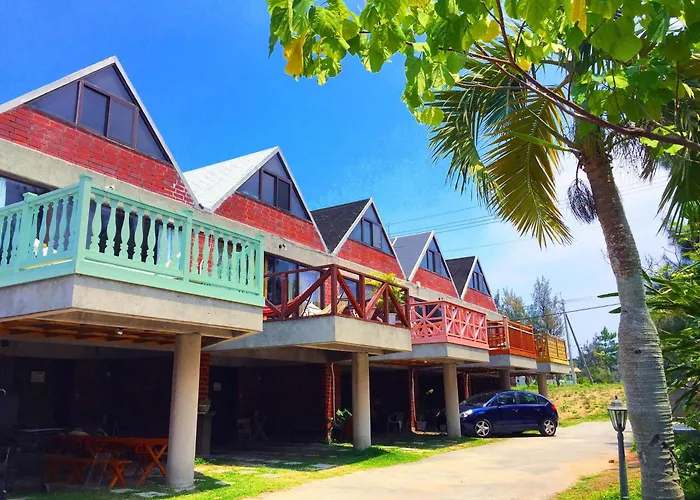 Cats,Piano & Starry Sky Resort Garden -Starry Forest Cottage Okinawa-